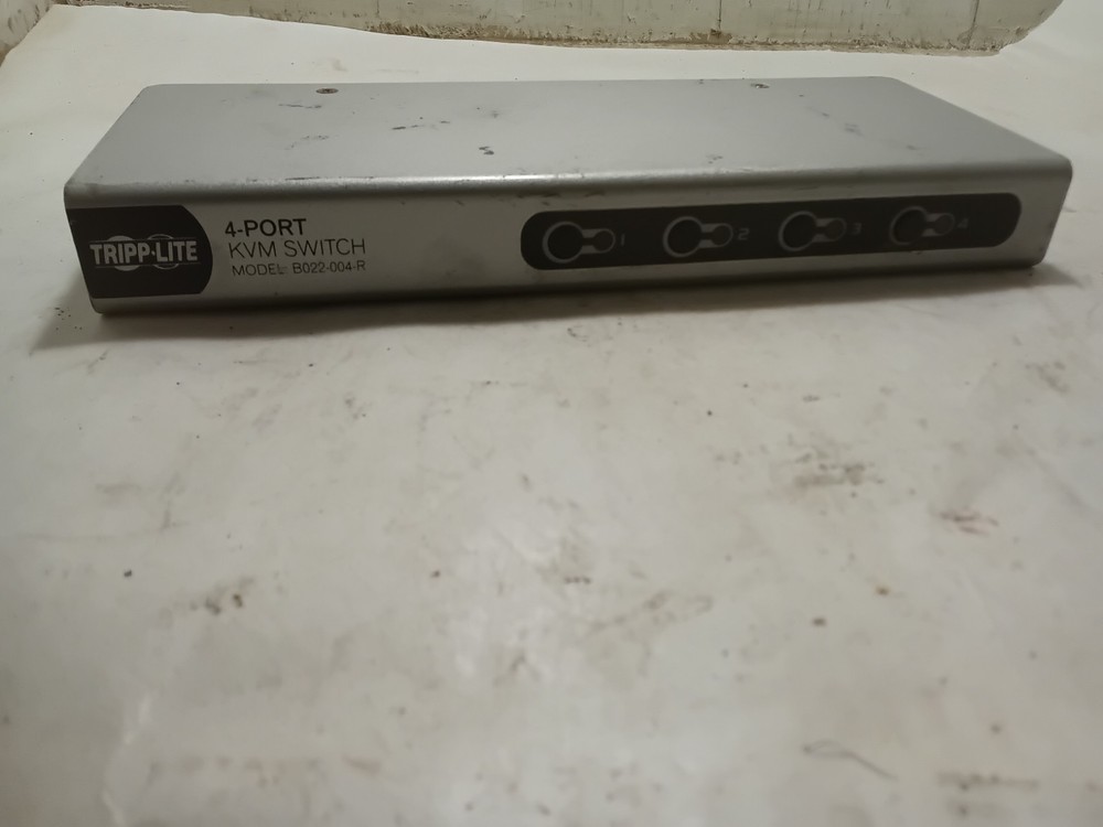 Tripp Lite B022-004-R 4-Port KVM Switch (I13C)