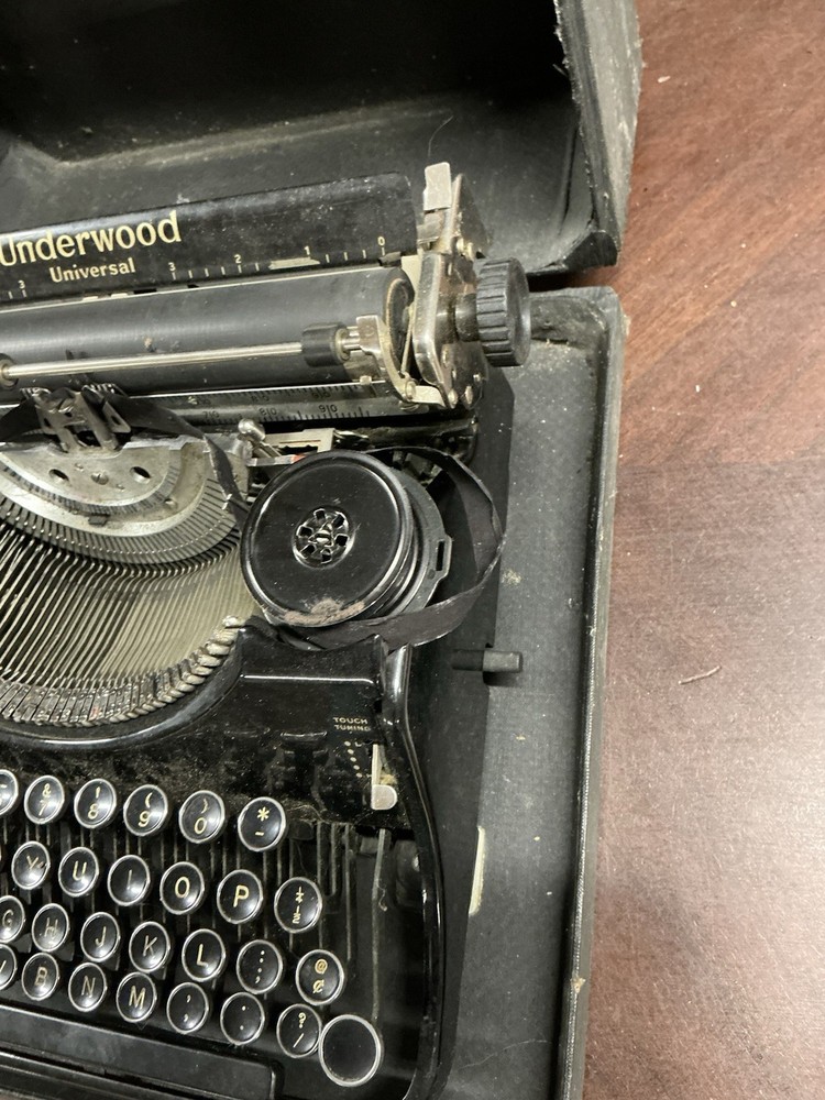 Underwood Universal Portable Typewriter 1930's Working Condition