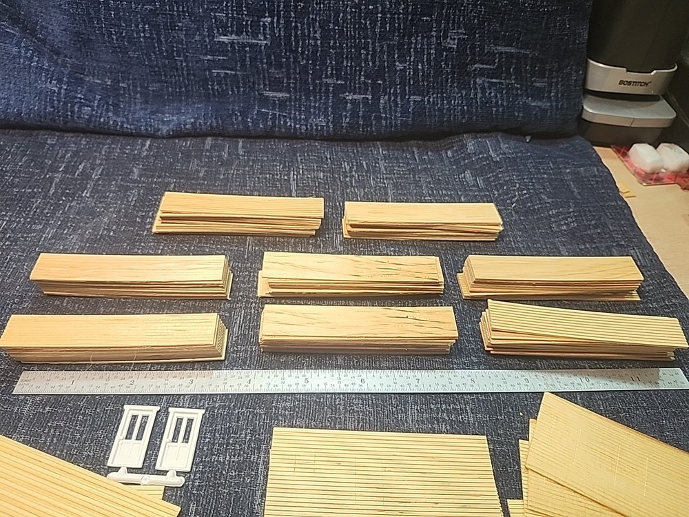 Campbell Sugar Pine Lumber Combo Pack, Lap siding, Doors & Windows, HO Scale