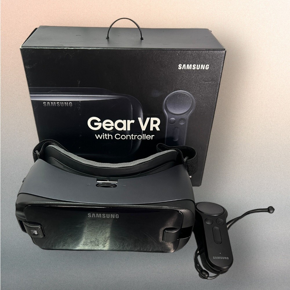 Samsung Gear VR Powered By Oculus Virtual Headset W/Controller SM-R324