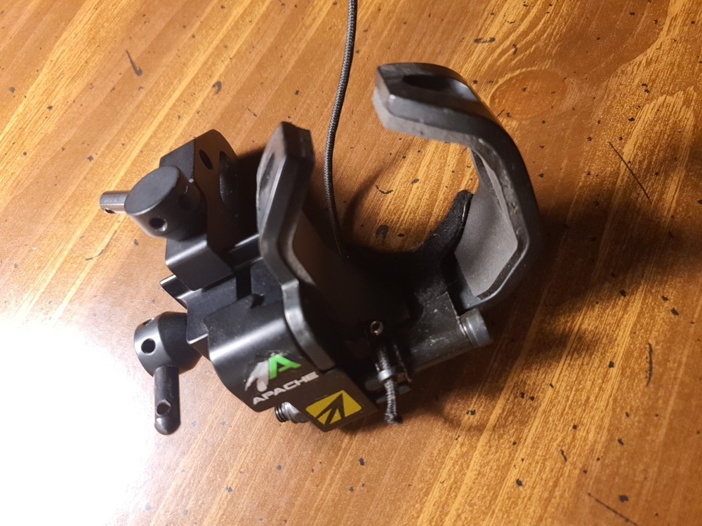 New Archery Products Apache Dropaway Arrow Rest Black Left-hand