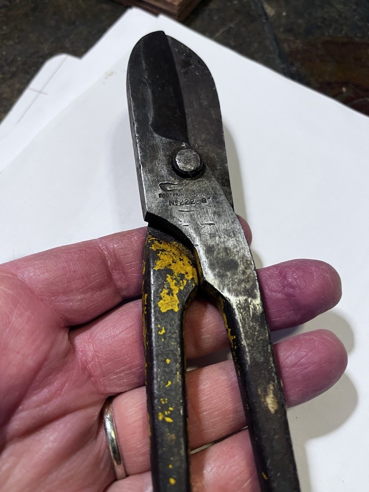 Vintage Footprint Tinsnips 222  8” England.
