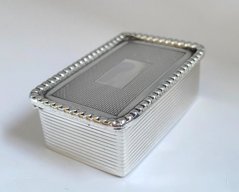 Vintage Heavy Solid Silver Pie Crust Engine Turned Pill Snuff Box Ribbed Sides