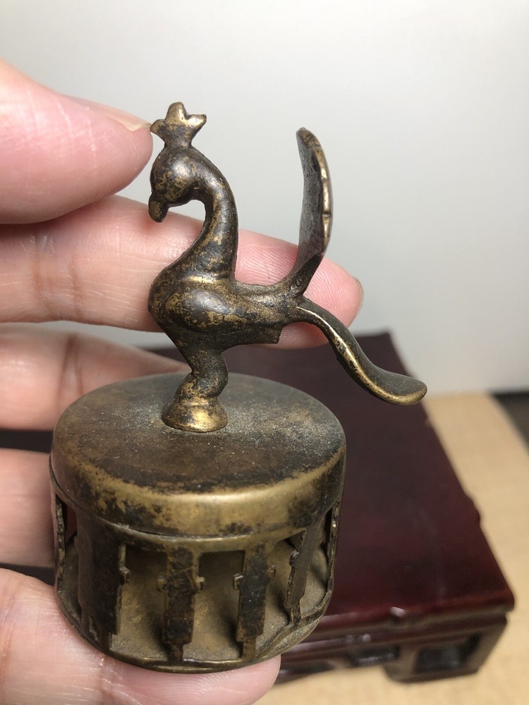 Antique Brass Design Bath Scrubber Original