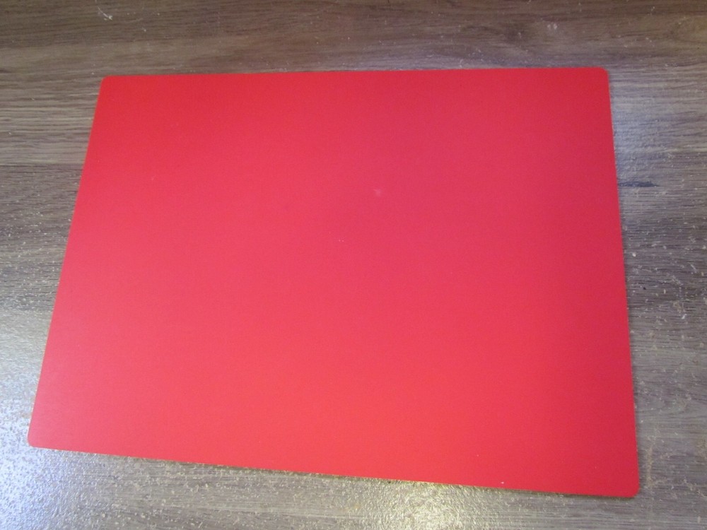 Humbrol AG9155 ModelerS A4 Cutting Mat Red