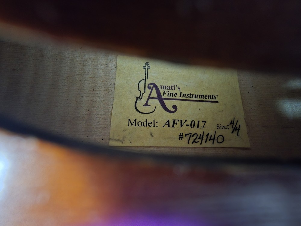 Amati's Fine Instruments Model AFV-017 4/4 Violin with Bow & Case