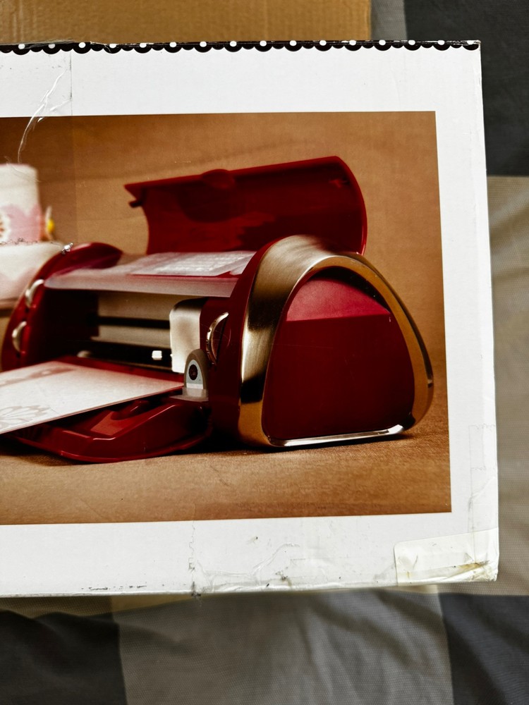 Cricket Cake Machine W/ Box