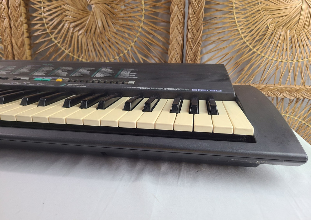 Yamaha PSR-19 Keyboard Synth - Tested Works