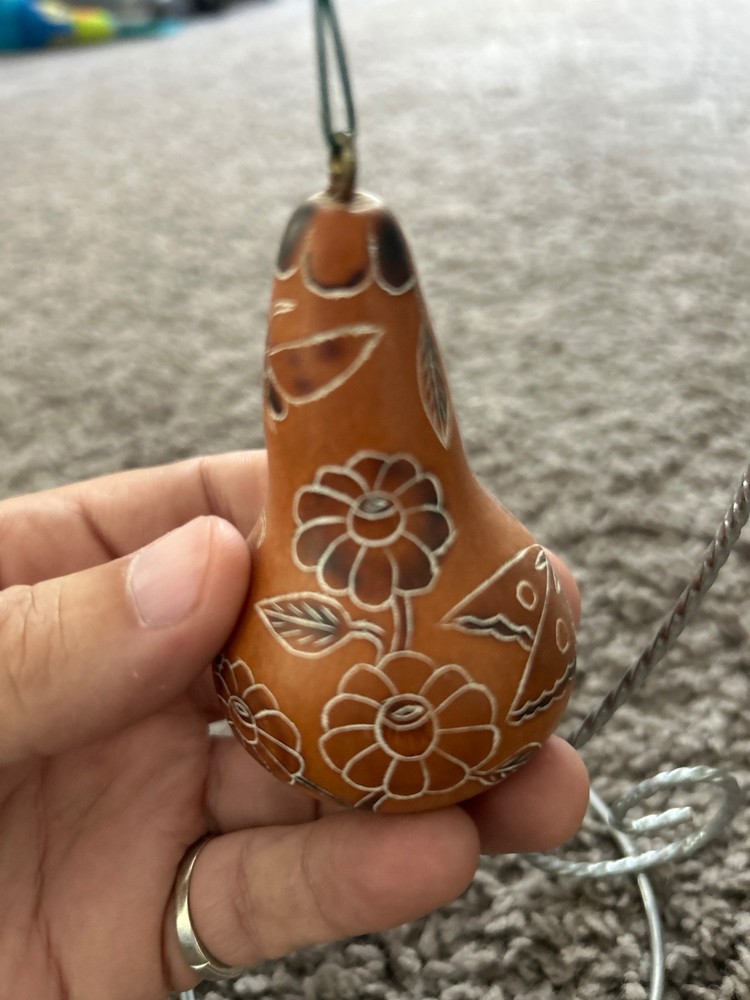 Small hanging gourd with butterfly theme