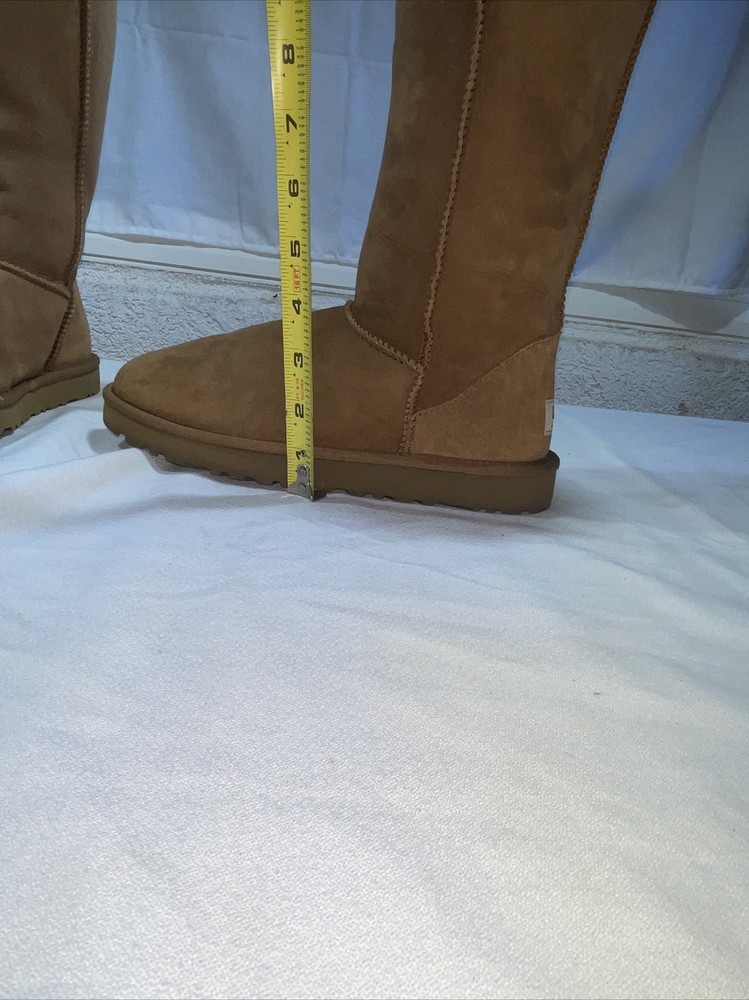 UGG BOOTS WOMEN CLASSIC MID LARGE US SIZE 7