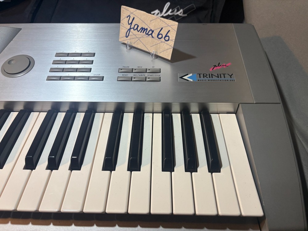 KORG TRINITY Plus 61-Key Keyboard Synthesizer with soft case