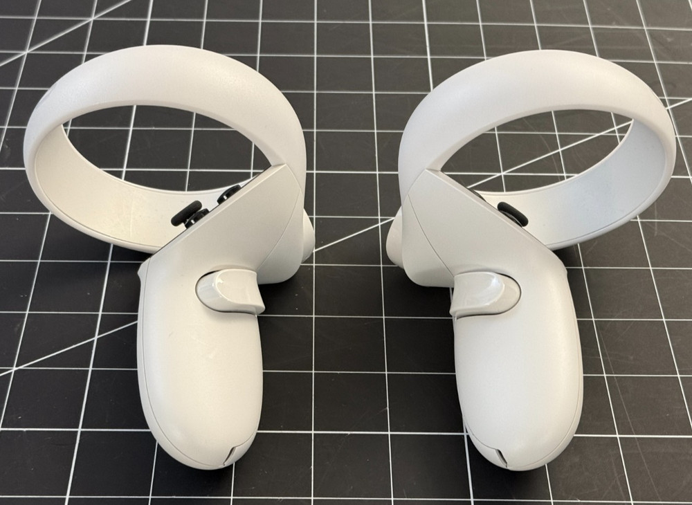 Genuine OEM Oculus Quest 2 Left + Right Controllers Excellent Working Condition