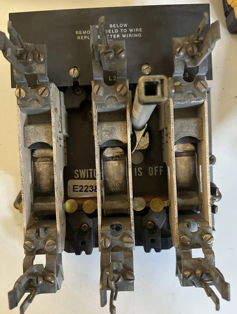 THC33 GENERAL ELECTRIC 100 AMP DISCONNECT