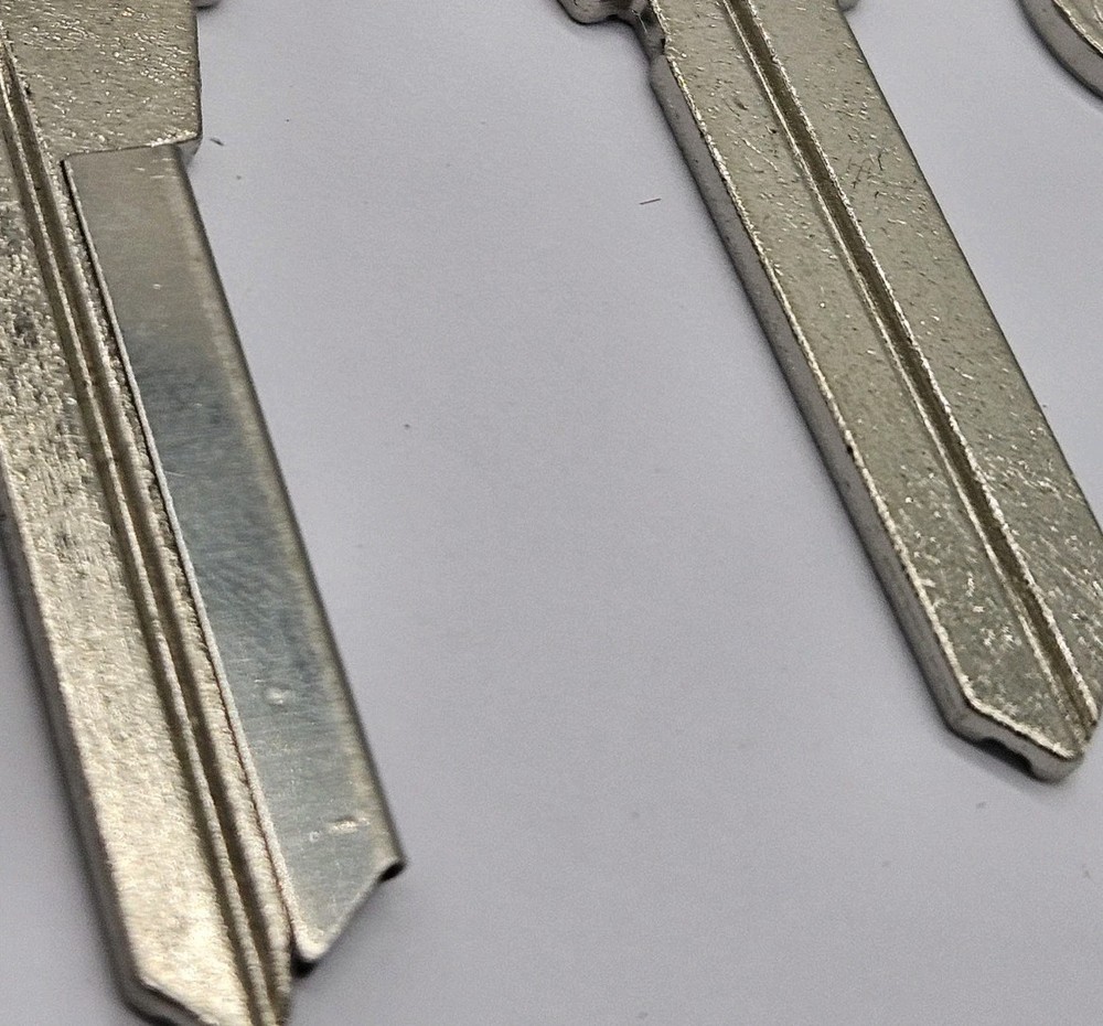 Restored Key Magic Trick - Blank To Cut Visual Change - Easy To Use Gimmick