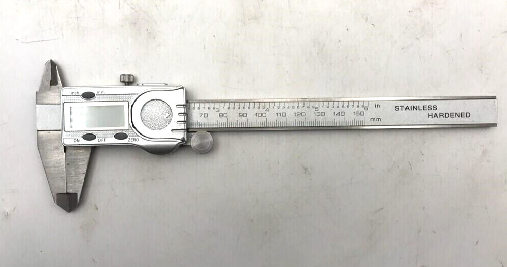 Digital Calipers 0-150mm Range with Case