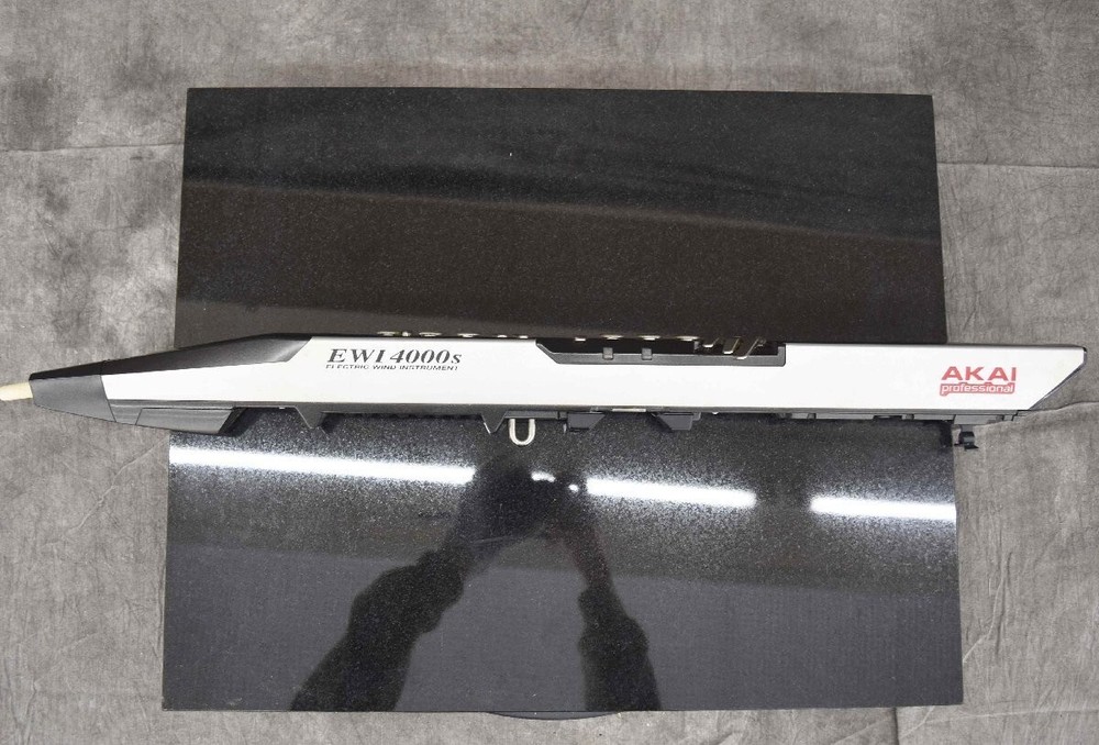 AKAI EWI4000S Wireless Electronic Wind Synthesizer