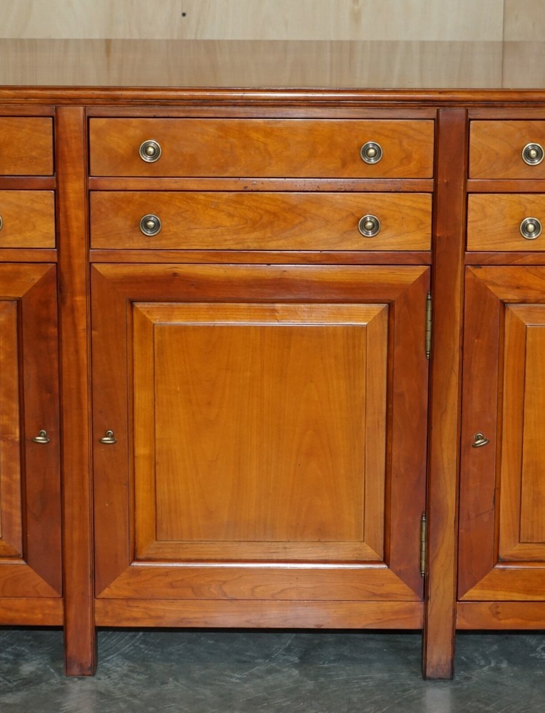 LARGE & HEAVY SOLID CHERRYWOOD MULTIYORK SIDEBOARD CUPBOARD WITH SIX DRAWERS