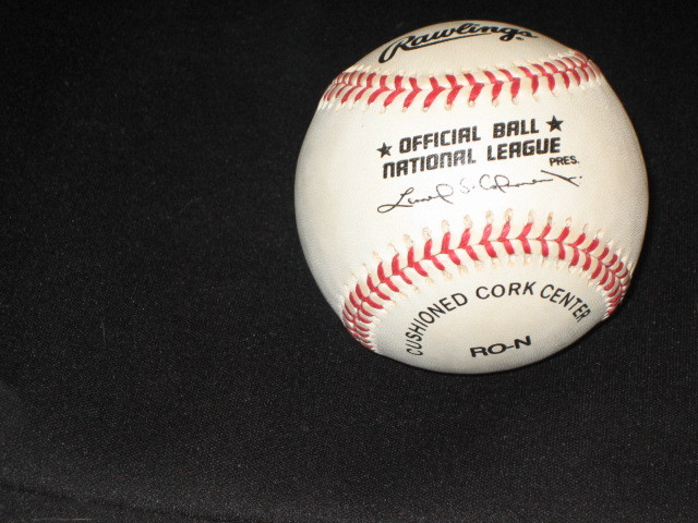 MICHAEL TUCKER BRAVES LEGEND AUTHENTIC HAND SIGNED AUTOGRAPHED ONL BASEBALL NICE