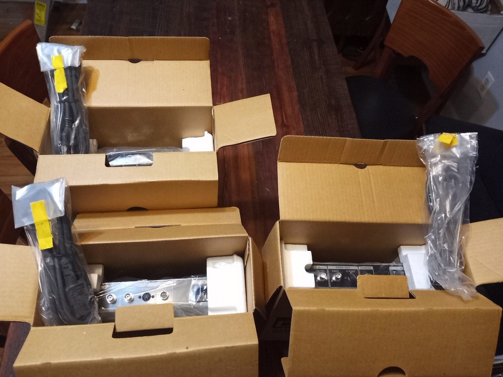 New Sony Camera Adaptor DC-777