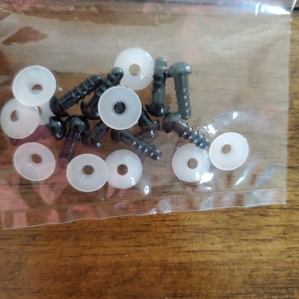Darice Solid Black Eyes 6 mm Shank Back 10 Pieces