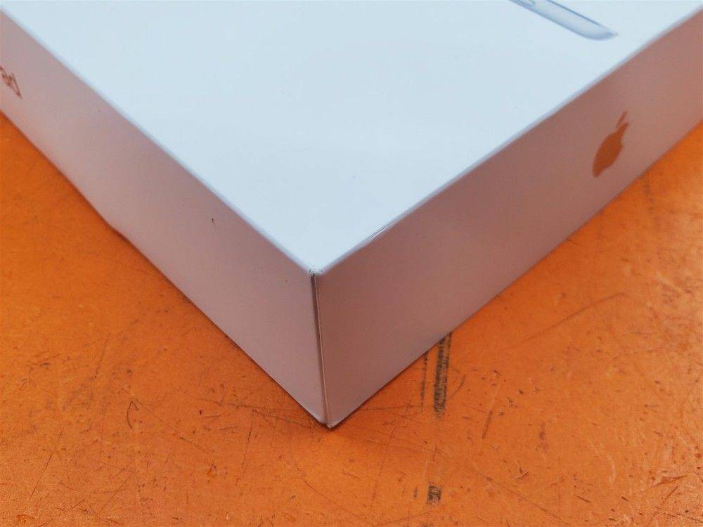 ⭐️⭐️⭐️⭐️⭐️ **EMPTY BOX** 64 GB iPad Air A2152