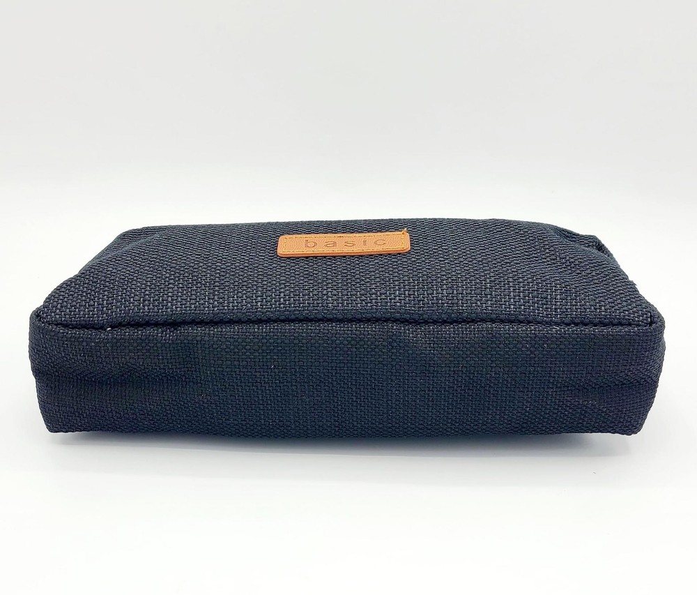 Basic Pencil Case Zippered. Black.