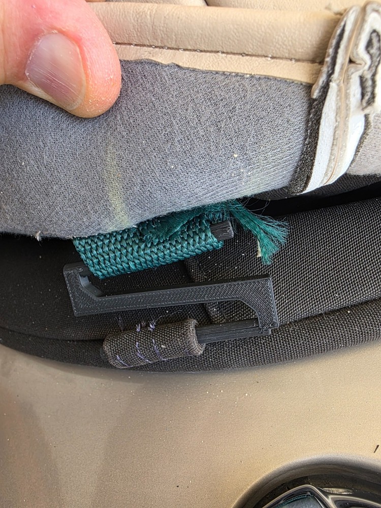 Jaguar coupe tonneau cover clip