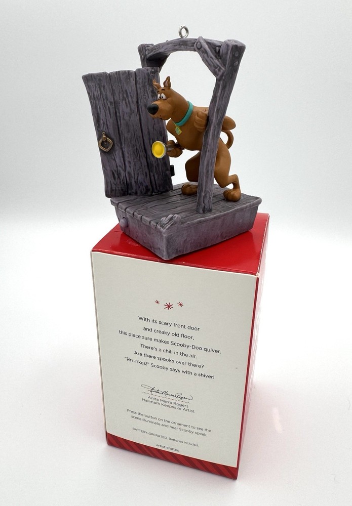 Hallmark 2014 Scooby Gets Spooked Keepsake Ornament Light & Sound Magic IOB