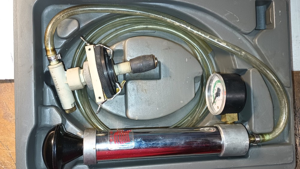 OTC 7991 Cooling System Pressure Tester