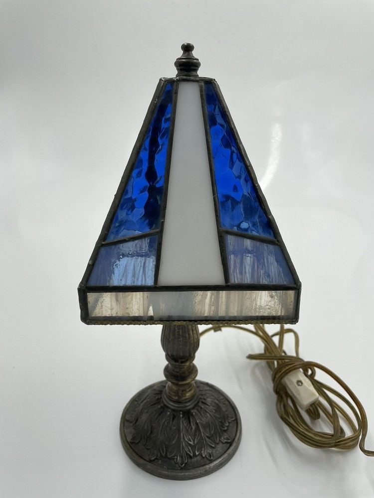 Tiffany Style Stained Glass Table Lamp 5” X 11”.