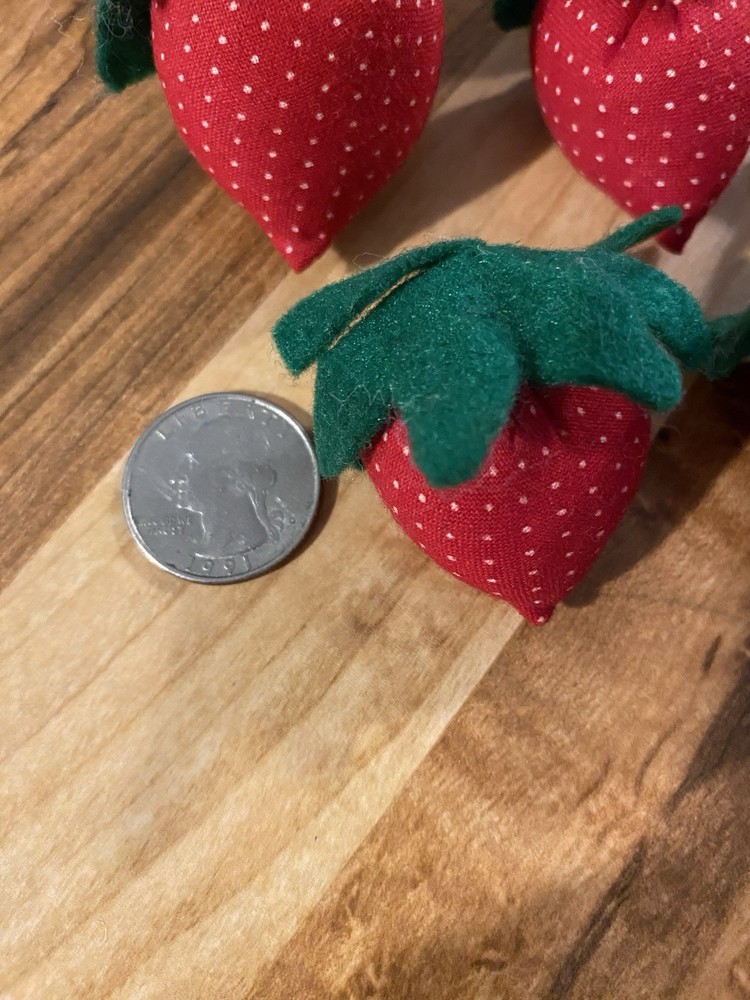 Strawberry Pin Cushions Various Sizes 19pc
