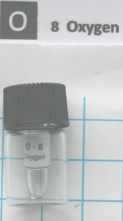 Mini ampoule Oxygen gas 99% in a glass vial element 8 sample