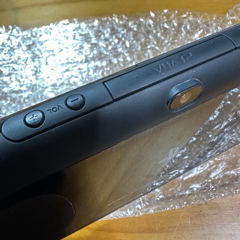PSVita 2000 Console Black 5922 From Japan