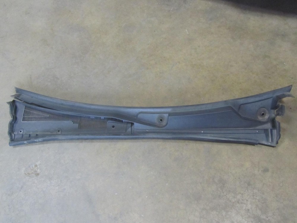 2011 CADILLAC CTS Wind Shield Windshield Wiper Cowl Vent Panel  25892885