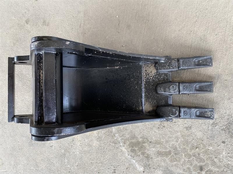 E35 BOBCAT EXCAVATOR BUCKET