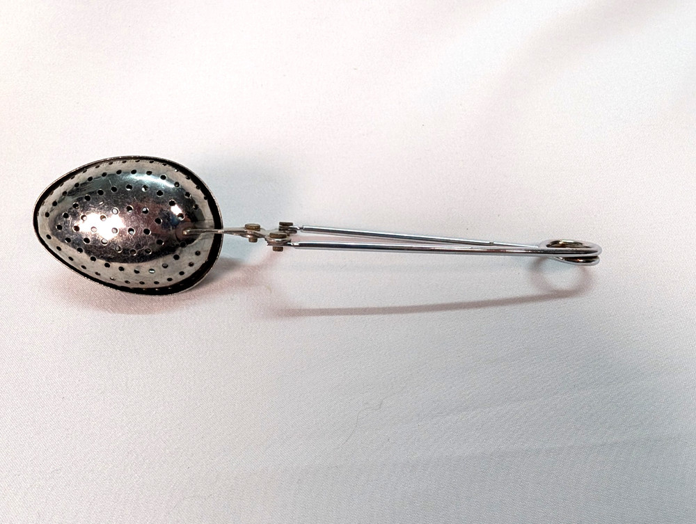 Mesh Tea Infuser Loose Leaf Strainer Spice Filter Herb Steeper Diffuser