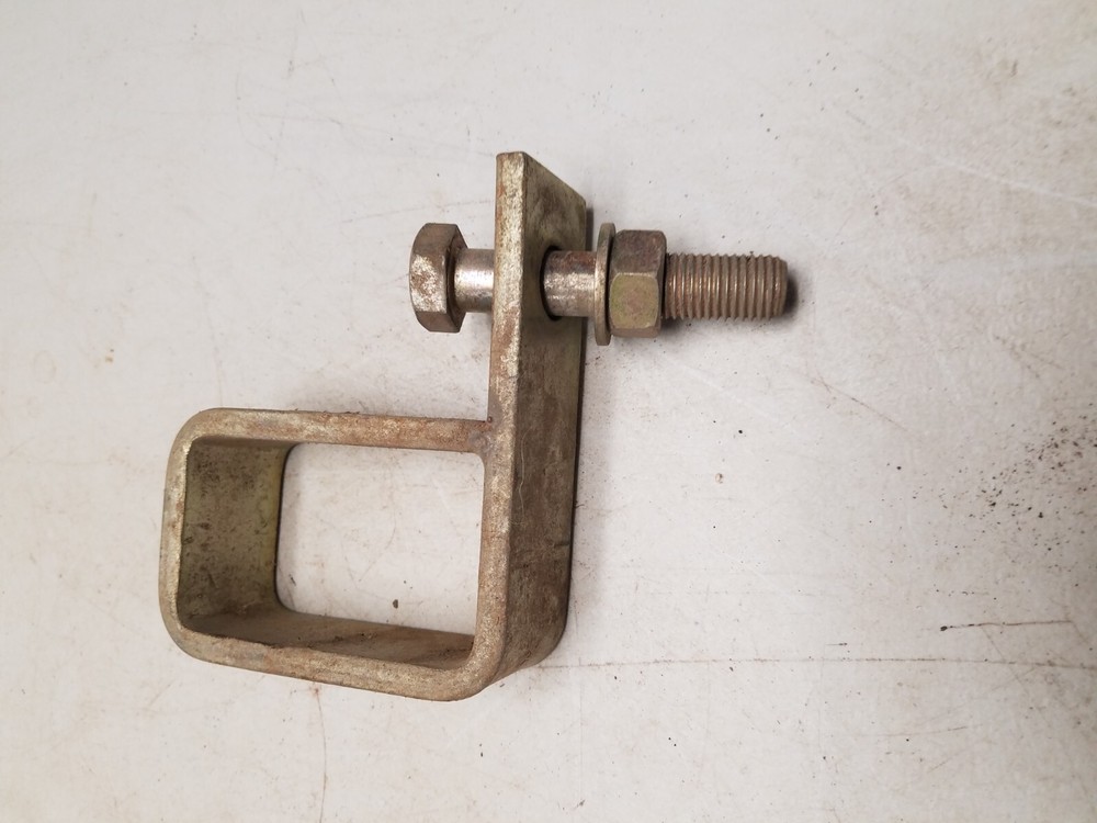 3 Point hitch Bolt-on Square Connector (V)