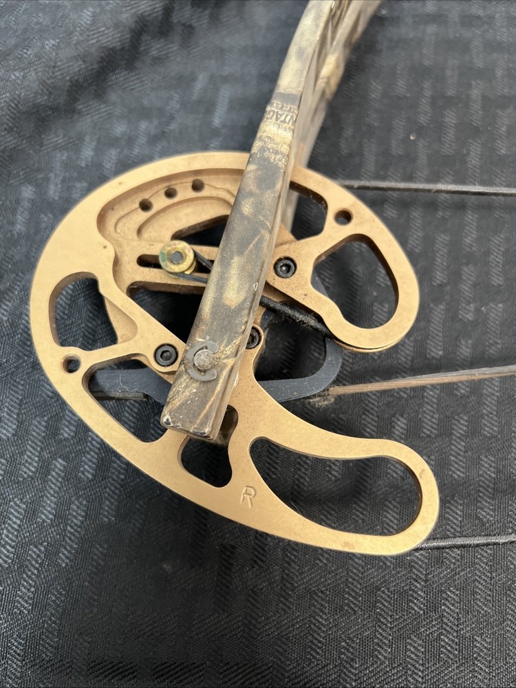 FRED BEAR RH ADVANTAGE HUNTER COMPOUND BOW - Bow Only, 70lb 29” Draw - Used