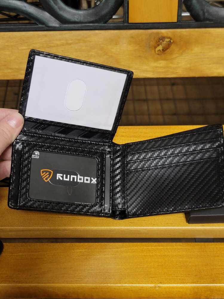 Runbox RFID Slim Wallet - Leather - New With Giftbox..