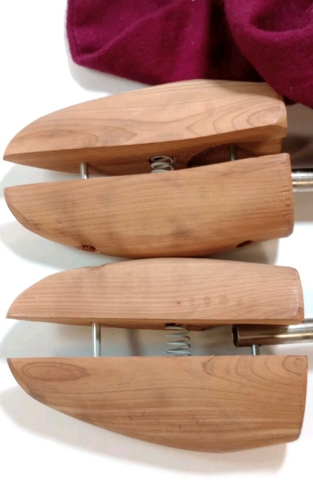Shoe Tree Pair Cedar Wood Plastic Handle Stretcher 11.5” Adjustable