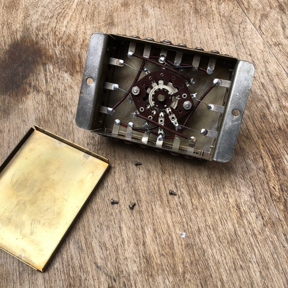 VINTAGE STEREO SPEAKER SELECTOR SWITCH.