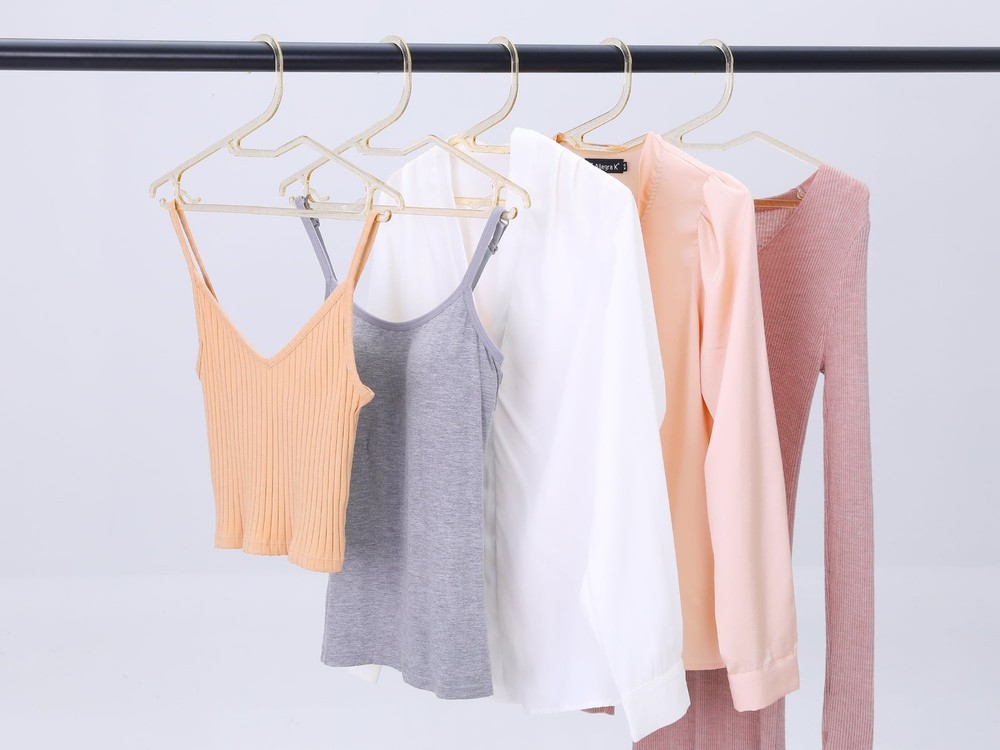 Plastic Durable Space Saving Clothes Hangers 20 Packs Green