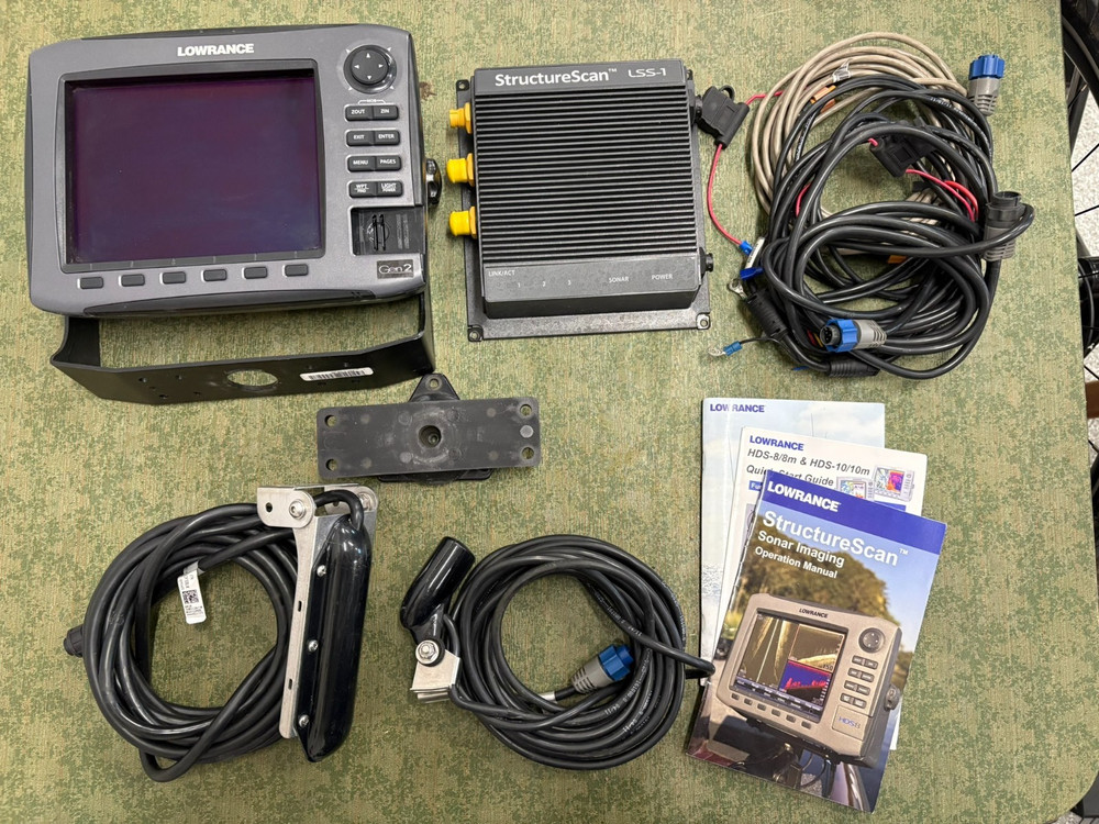 Lowrance HDS-8 Gen 2 Chartplotter/Fish Finder with StructureScan