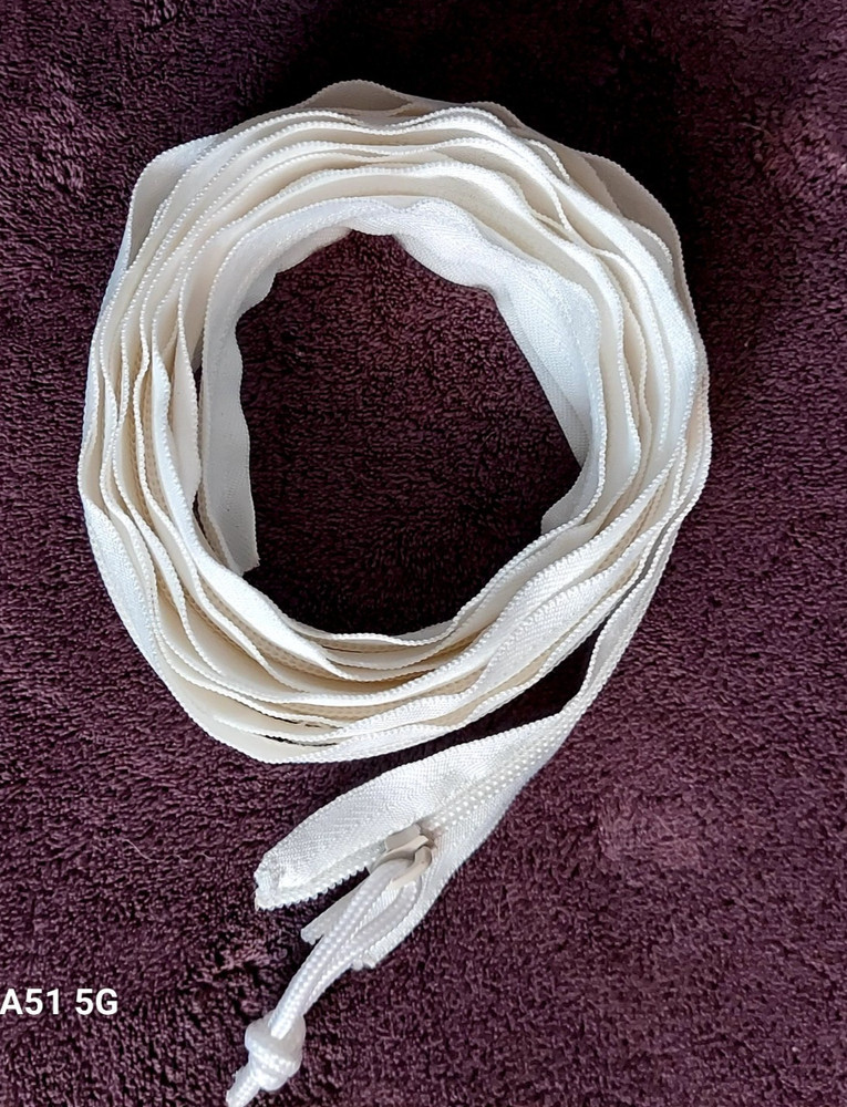 ZIPPER 122 inches White Polyester Zipper - Used