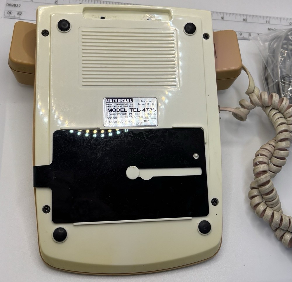 Vintage 1980’s Universal Security Instruments Angled Push Button Telephone
