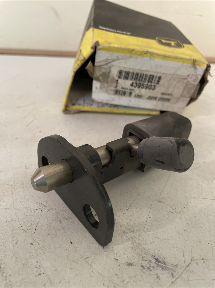 GENUINE JOHN DEERE 4395903 WINDOW LATCH NEW OEM