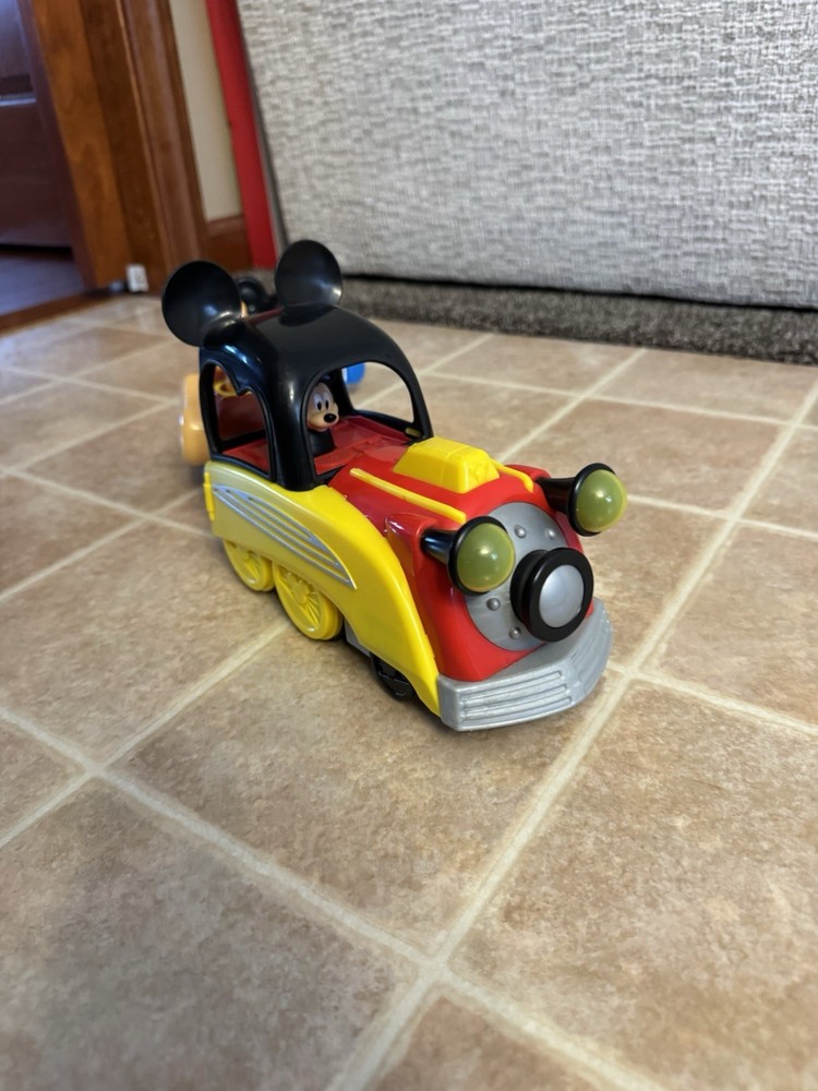 Disney Junior Mickey Mouse Funhouse Light Your Way Train