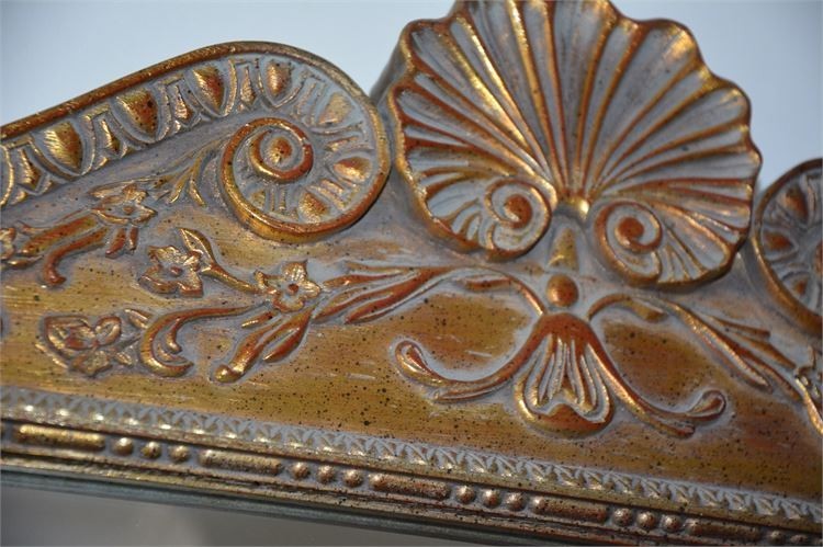Classic Style Wall Mirror With Shell Crest