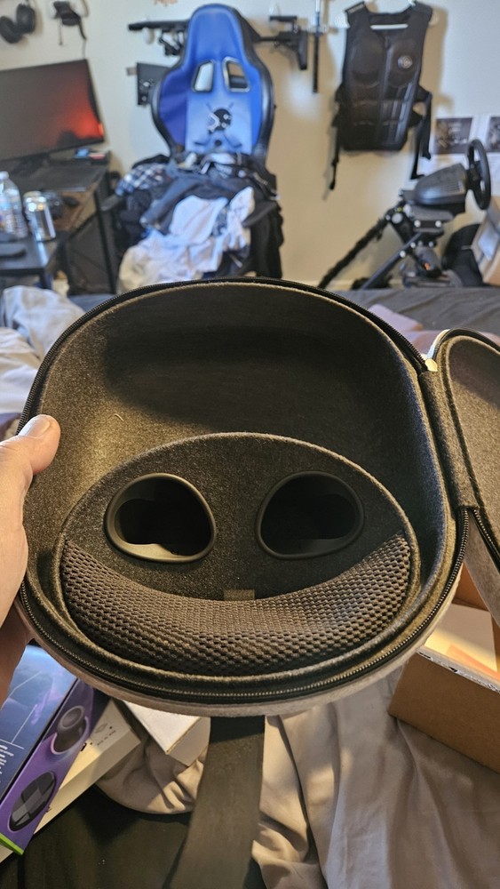 Official Compact Carrying Case for Meta Quest 3/3S (OEM)