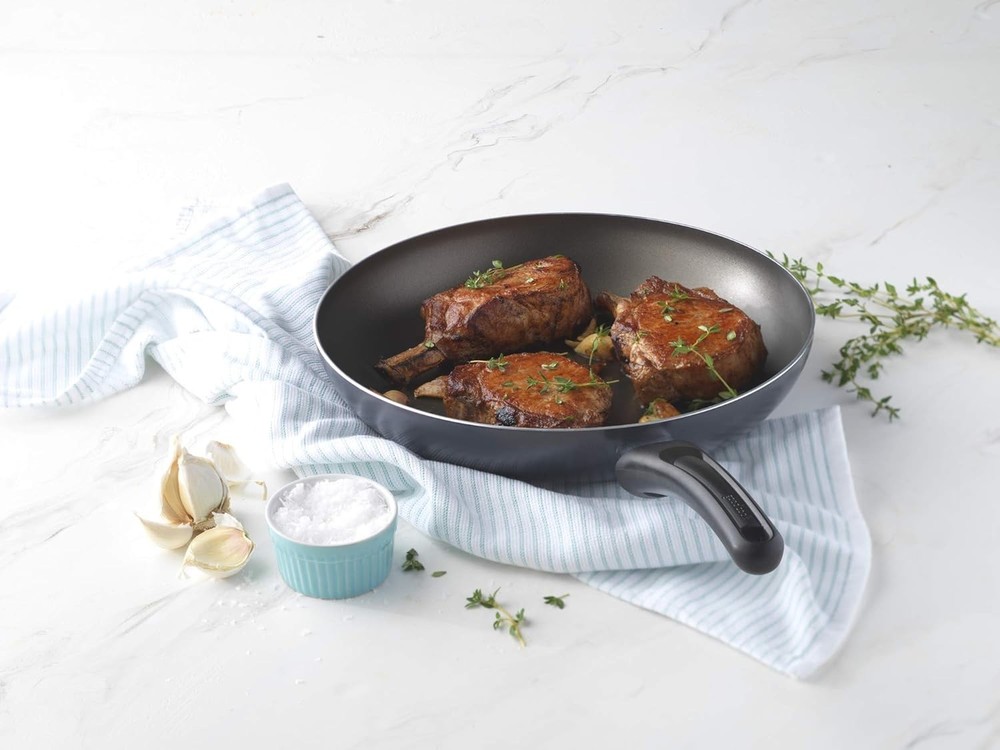 Versatile 10" Nonstick Sauté Pan with Ergonomic Handle - Dishwasher Safe